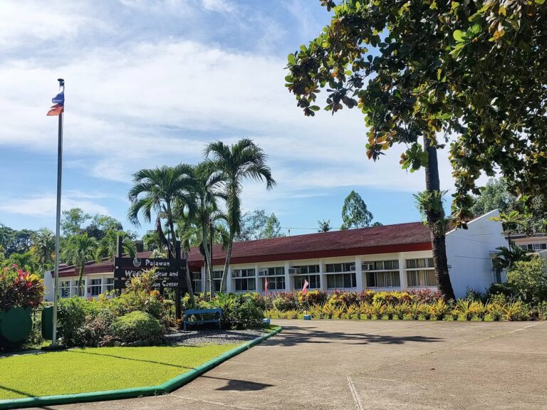 Crocodile Farm enrance 768x576