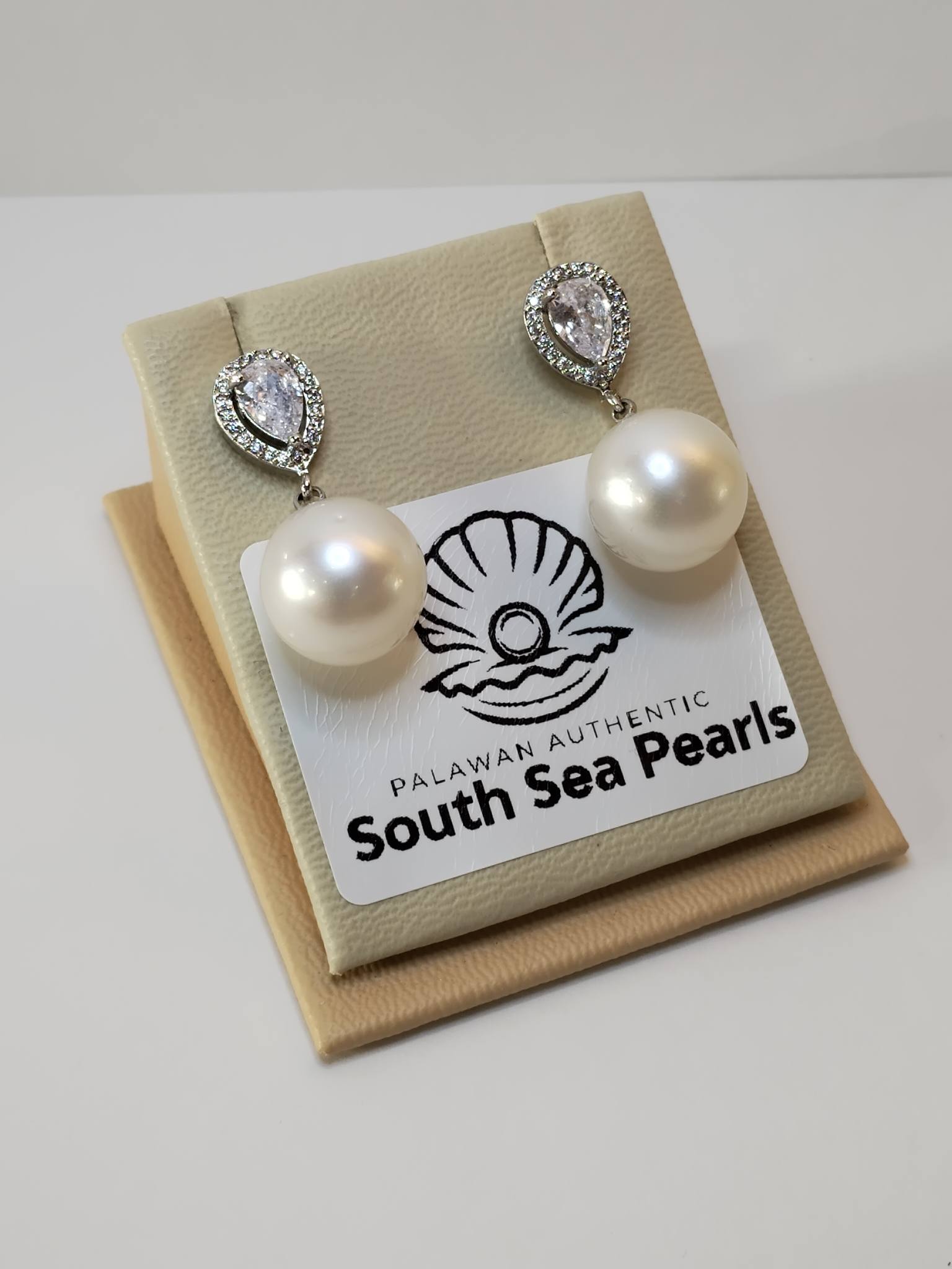 Palawan South Pearls white