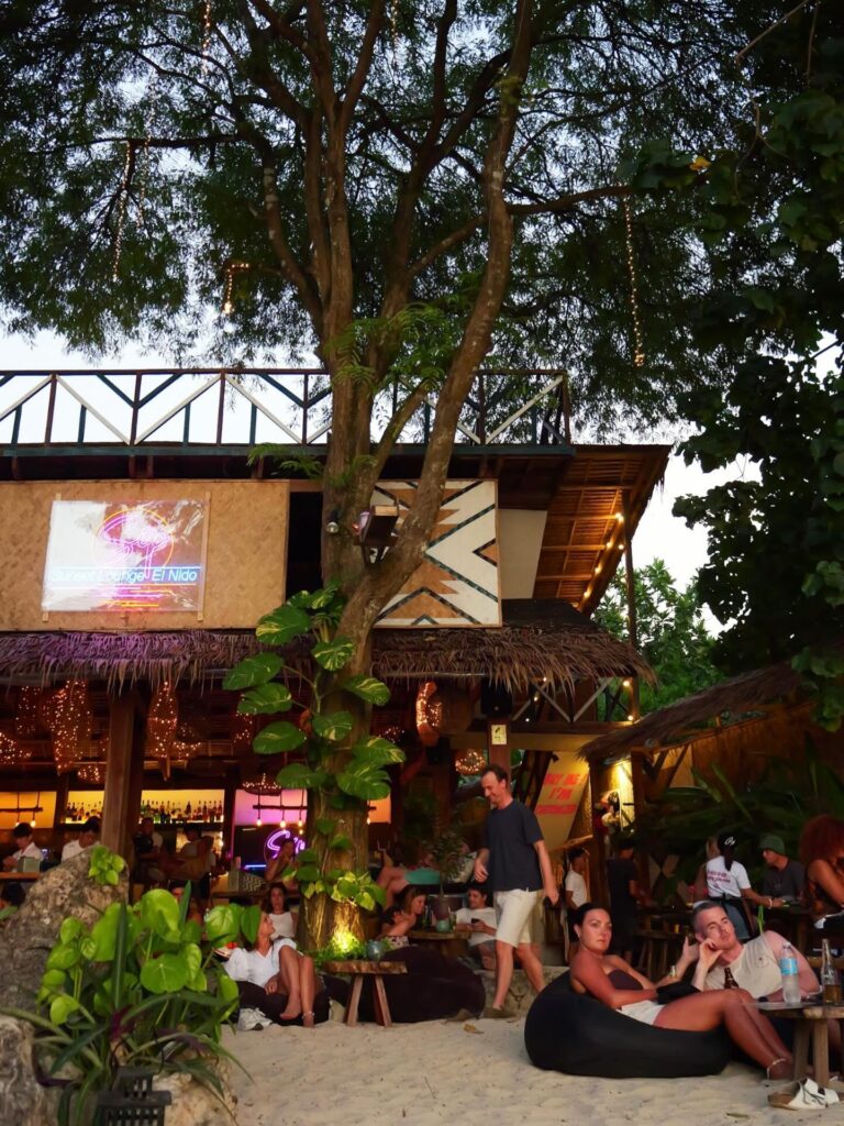 Sip Sunset Lounge main 768x1024