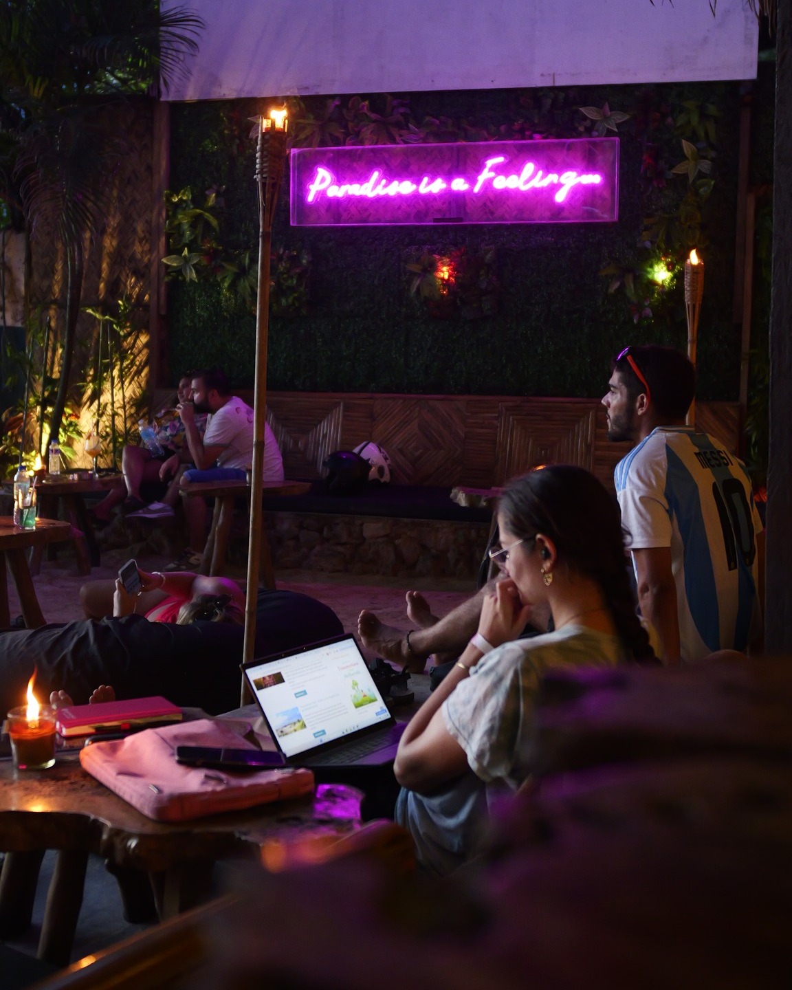 Sip Sunset Lounge relax station